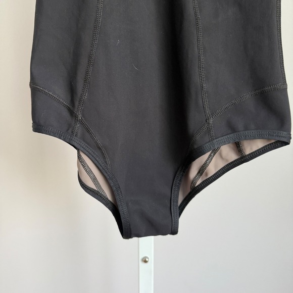 Varley Activewear Revolve Sleeveless Bodysuit sz S  Keyhole Cutout Activewear‎ - Picture 3 of 5